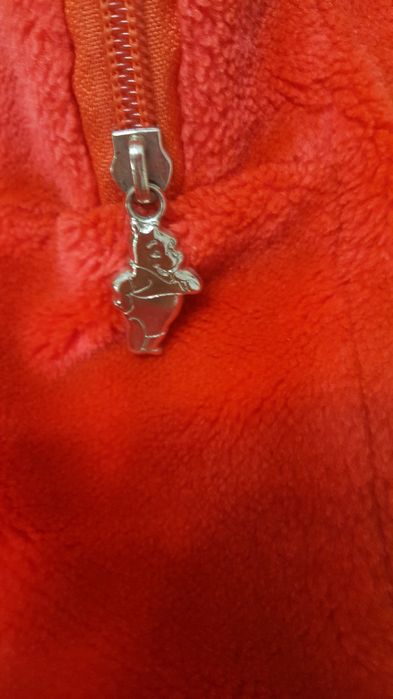 Оригинална,като нова,много красива и функционална раничка на "Disney"