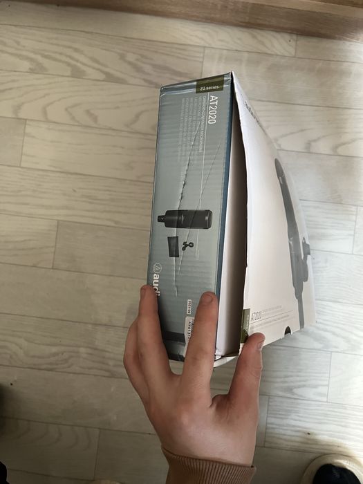 Продаю Микрофон AT2020