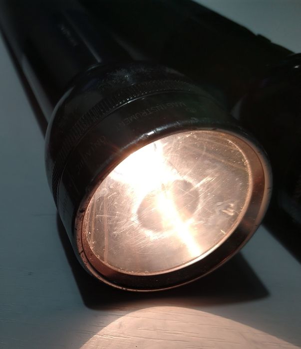 Lanterna Maglite cu bec halogen