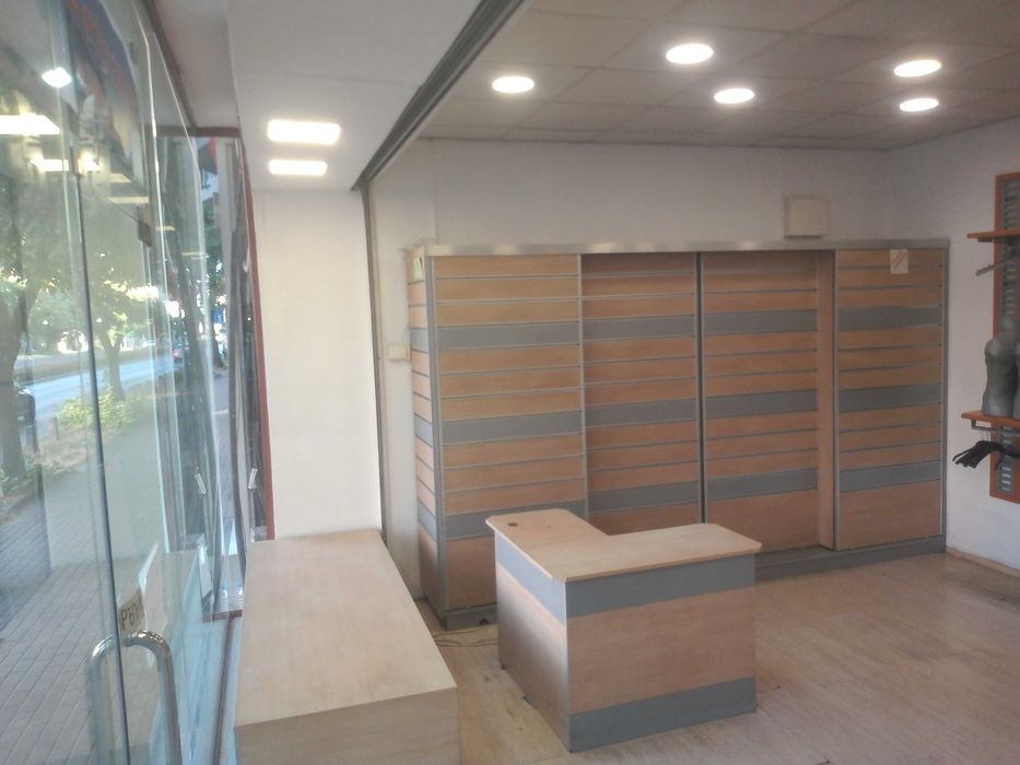 Дава се под наем Магазин в Варна, Център - 30 кв.м за 438.6 € - Снимка #2