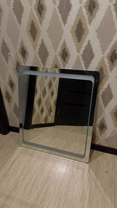 Продам зеркало с LED-подсветкой