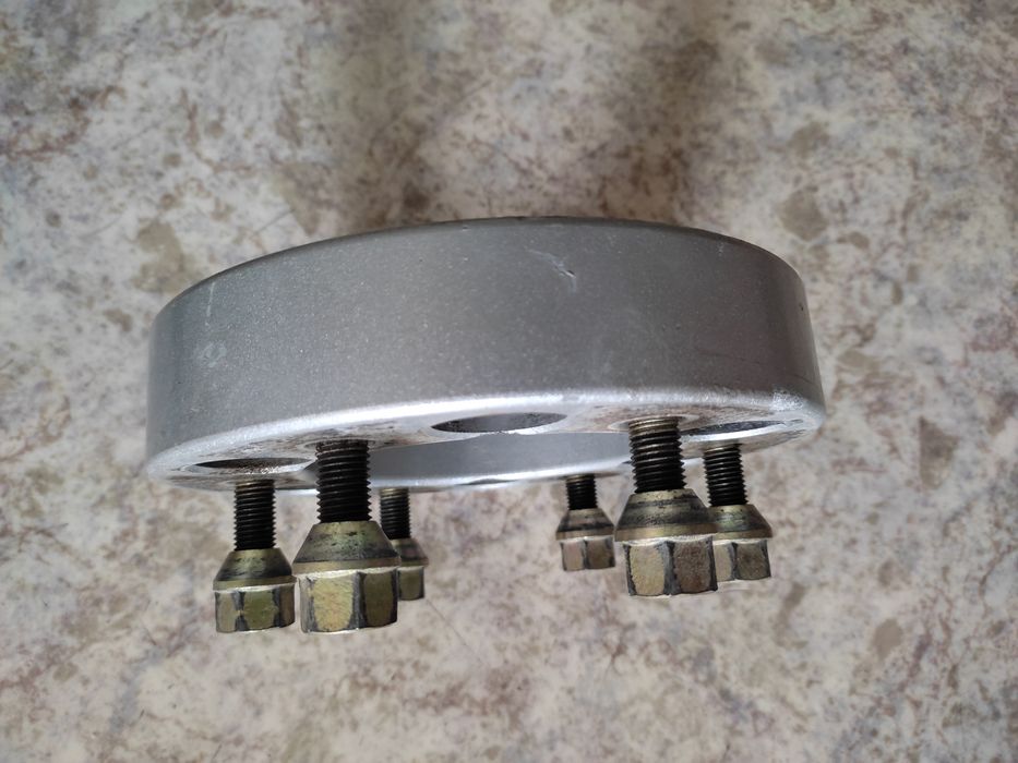 Проставки    продам 15000