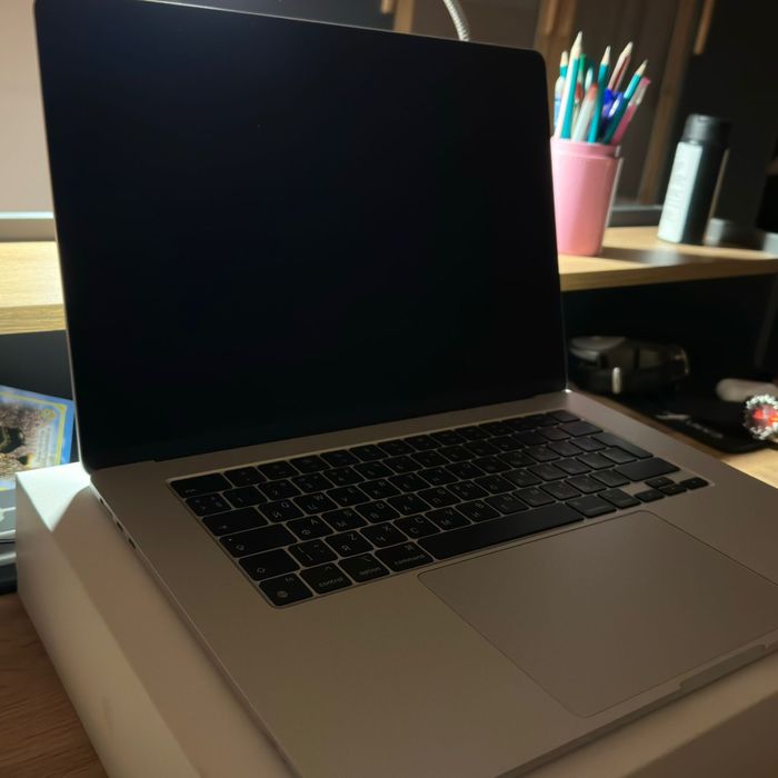 MacBook Air 15-inch (M2, 2023)