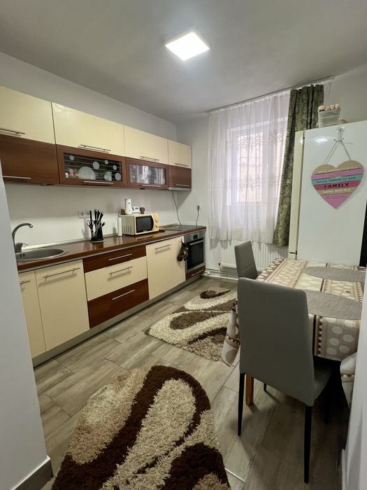 Prima închiriere! Apartament cu 2 camere, renovat – zona Hortensiei / Progresului, Baia Mare