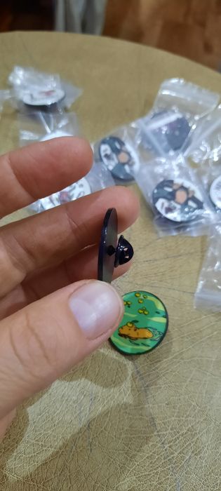 Продам молодёжные значки очень хорошего качества