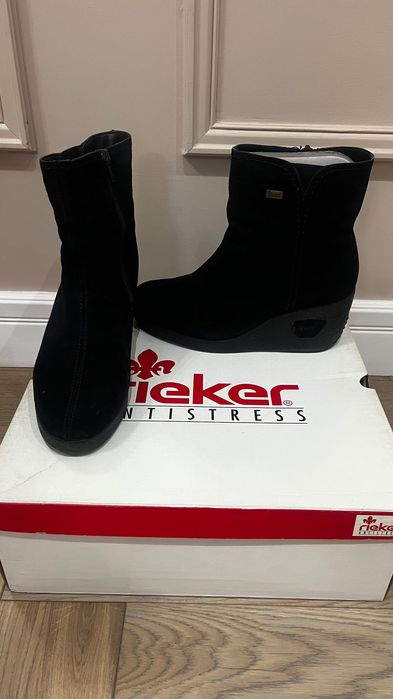 Зимние ботинки женские