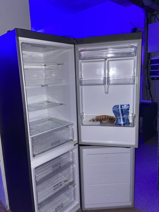 Холодильник  самсунг