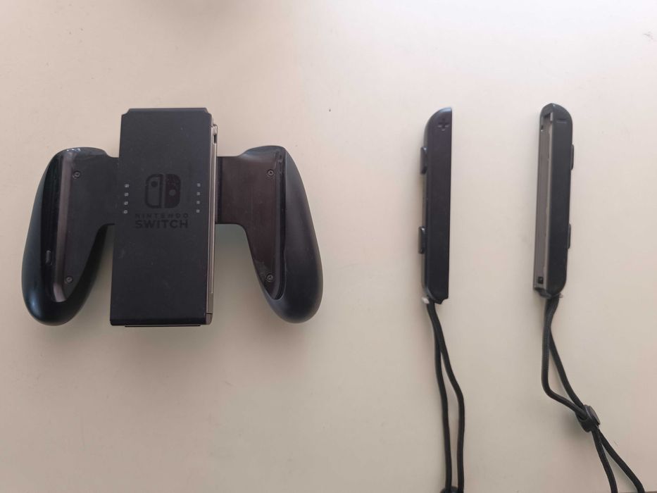 Nintendo switch cu toate accesoriile și husă + joc cadou