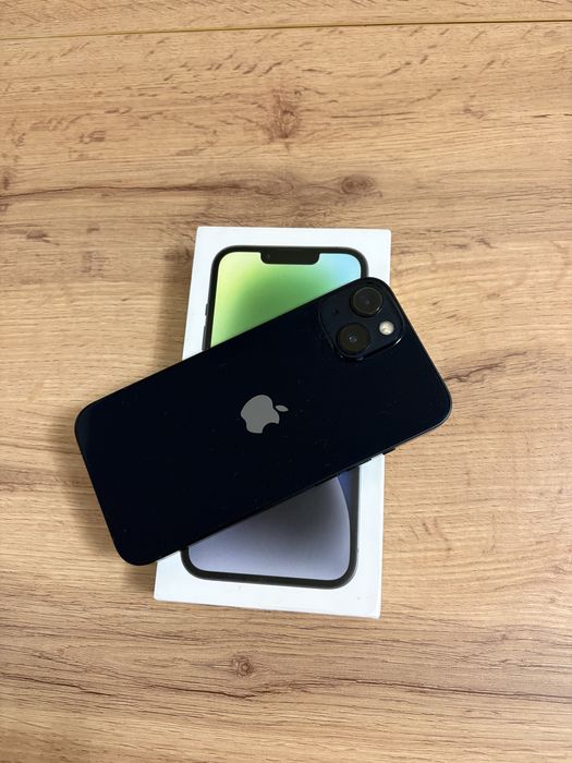 Продам iPhone 13