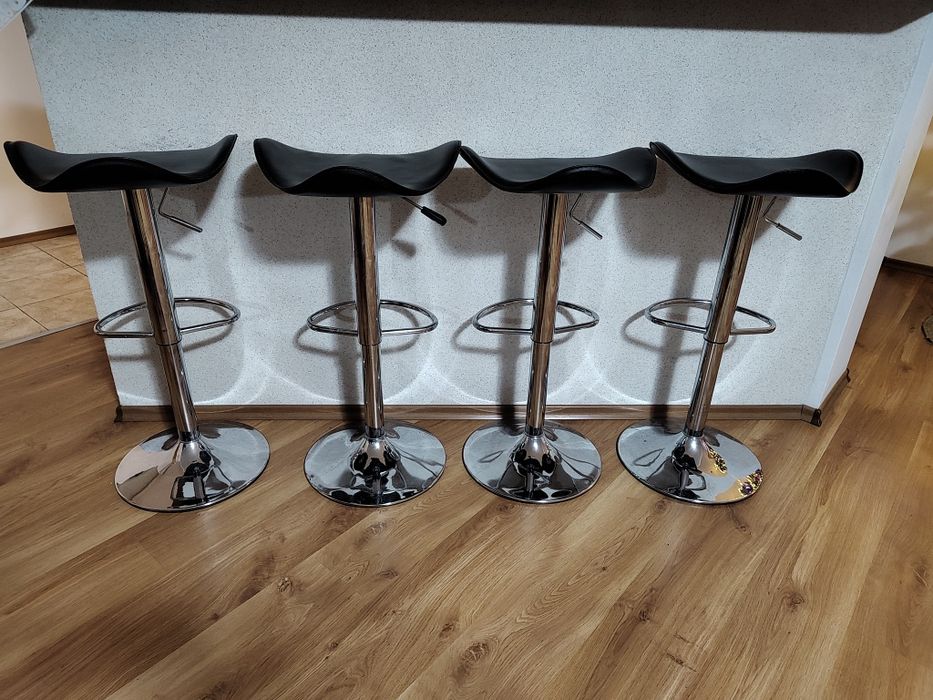 Бар столове еко кожа и метал, 8 броя, цена за 1 бр. 80 лв.