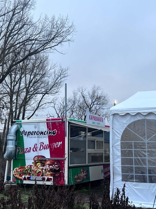 Каравана за бързо хранене