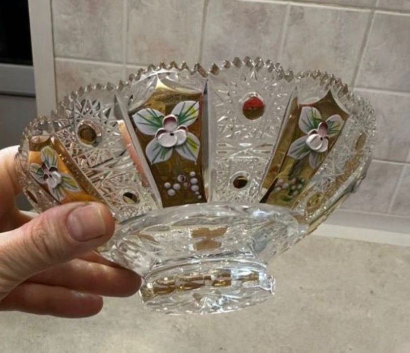 Хрустальная конфетница