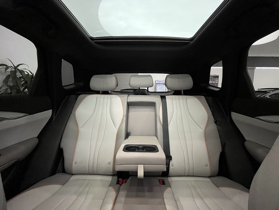 BYD Song Pro DM-i 71 Km Flagship в официалном диллерсом автосалоне BYD