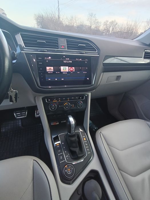 VOLKSWAGEN Tiguan 2018 — imagine 30