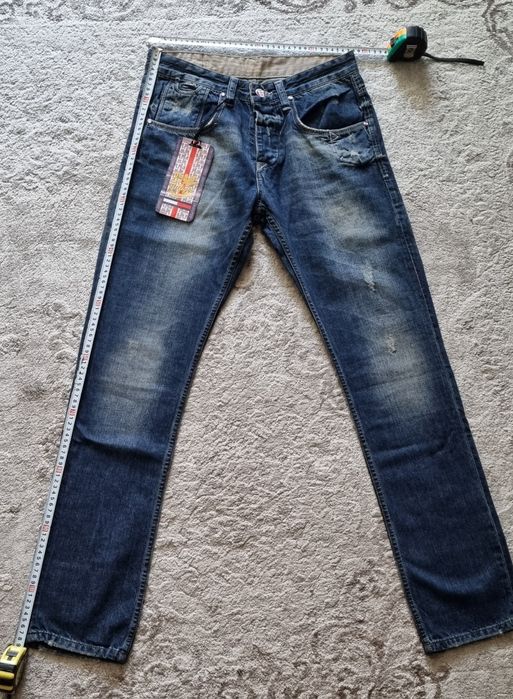 Blugi Tommy Hilfiger!Mărimea 29, măsurătorile sunt în fotografii!