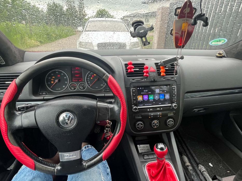 Vând golf V GT motor 1.4 tfsi 170 cp 
An 2006 
(Numerele roșii sunt expirate) 
Preț în euro