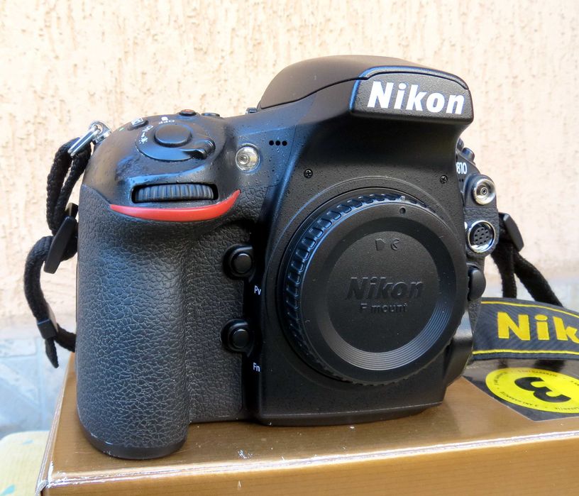 Aparat foto DSLR  Nikon D810 , DSLR Full Frame de la Nikon are senzor CMOS de 36.3 Mpx procesor de imagine EXPEED 4,