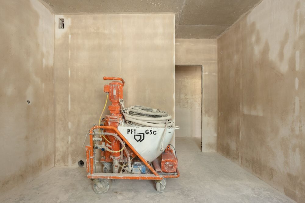 Rotband shitukaturka aparatda