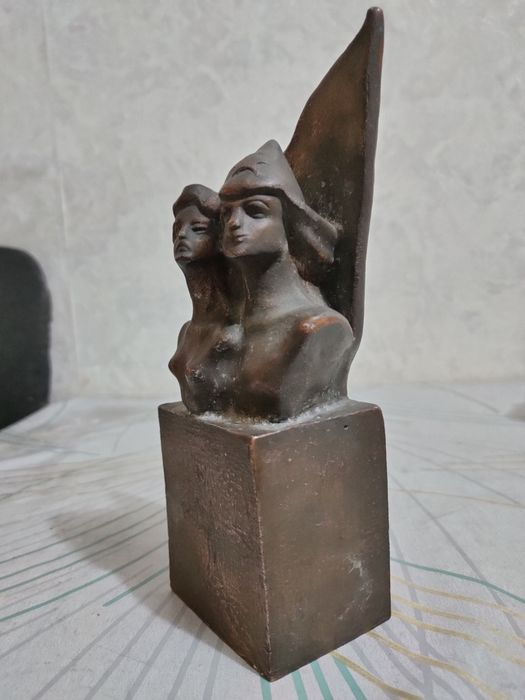 Статуэтка, скульптура