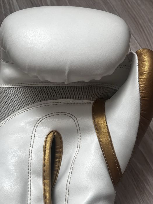 Боксерские перчатки