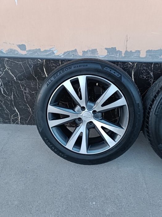 Kaptiva Stil Diska Balon Sotiladi 215 55 R17 Holati ideal