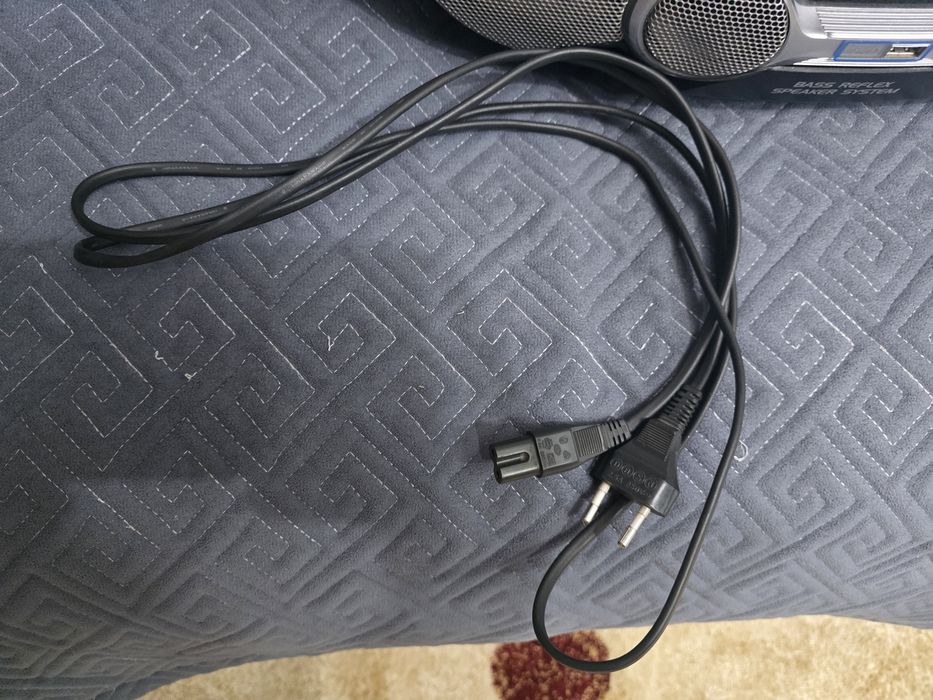 продам магнитофон Philips AZ1826  (CD / USB / Radio)