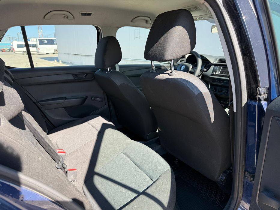 Skoda Fabia an 2016, benzina mpi fara turbo, clima, navi cu touch