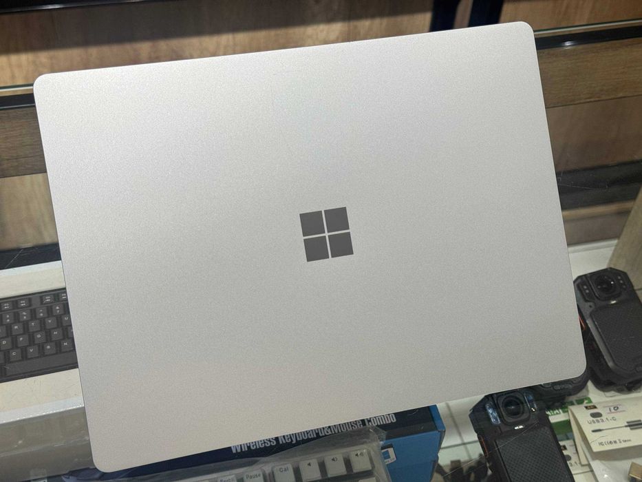 Microsoft Surface GO CORE i5-1035G ram 16 ssd 256 Сенсорный