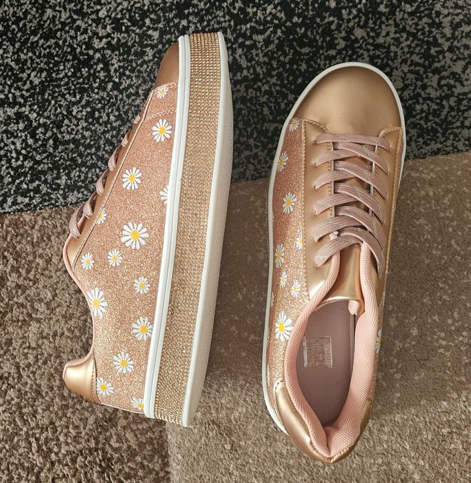 Чисто нови обувки