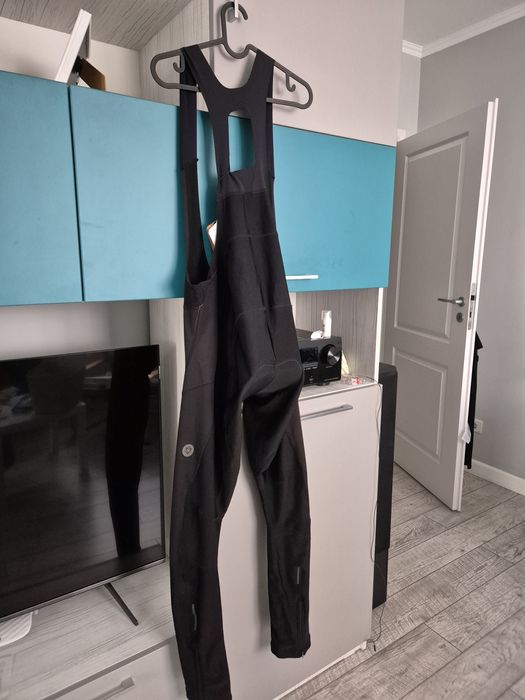 Salopeta pantaloni barbati man ciclism cycling AGU noua etichetă Măsura XXXL
Protecție șezut 
Discount pentru mai multe articole