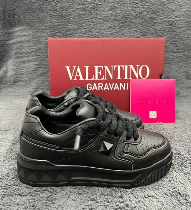 Adidasi Valentino dama si barbat