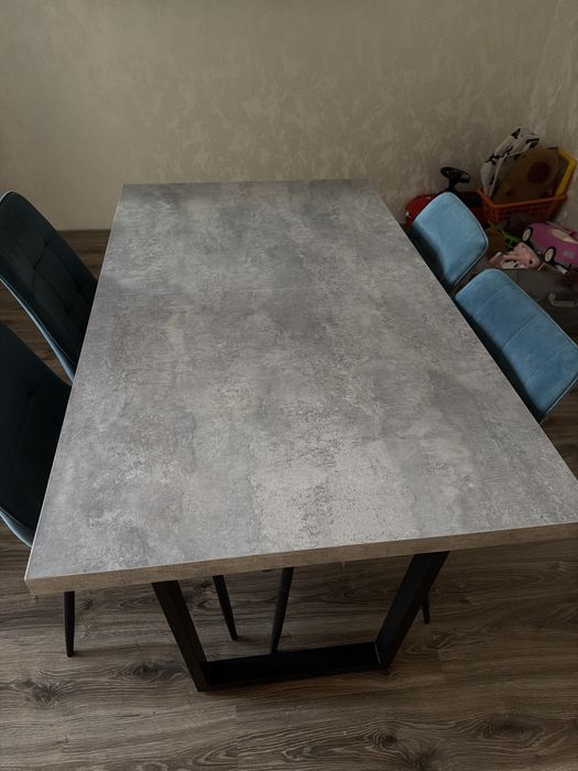 Продам стол со стульями