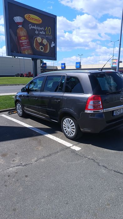 Vând Opel Zafira 2011