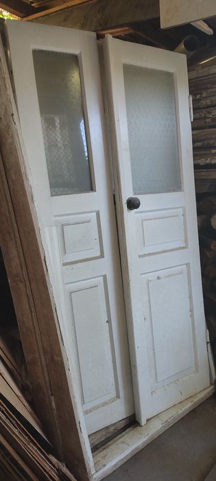 Двери деревянные б/у
