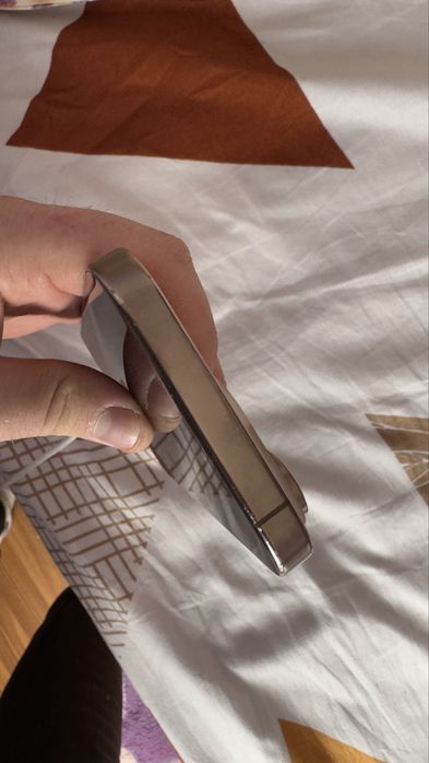 Iphone 16 pro pentru piese sau reparat