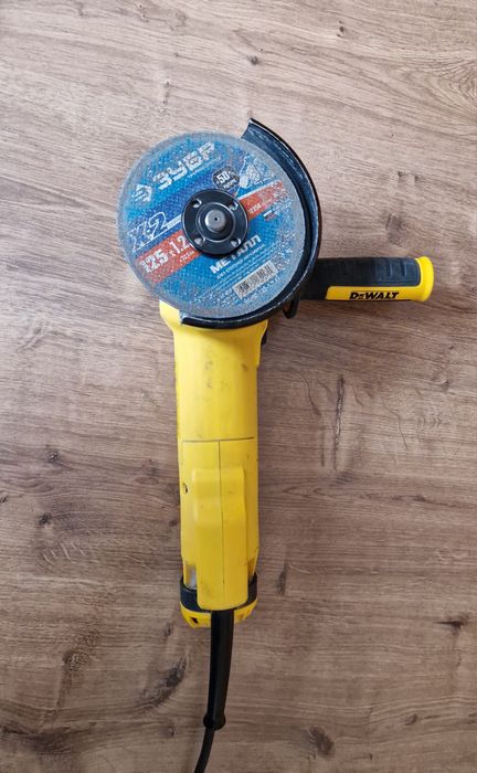 Болгарка-Ушм DeWalt 1400w.