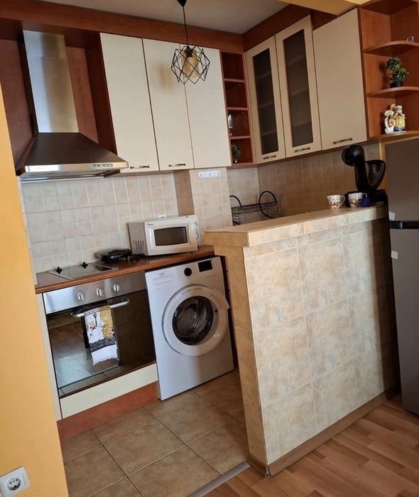 Дава се под наем Двустаен апартамент в Пловдив, Център - 50 кв.м за 425 € - Снимка #1