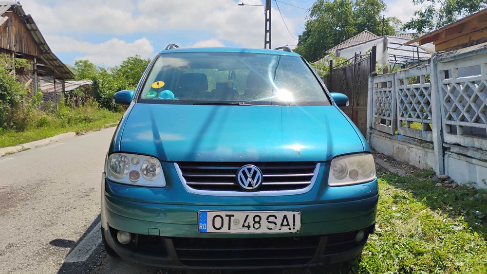 VOLKSWAGEN Touran