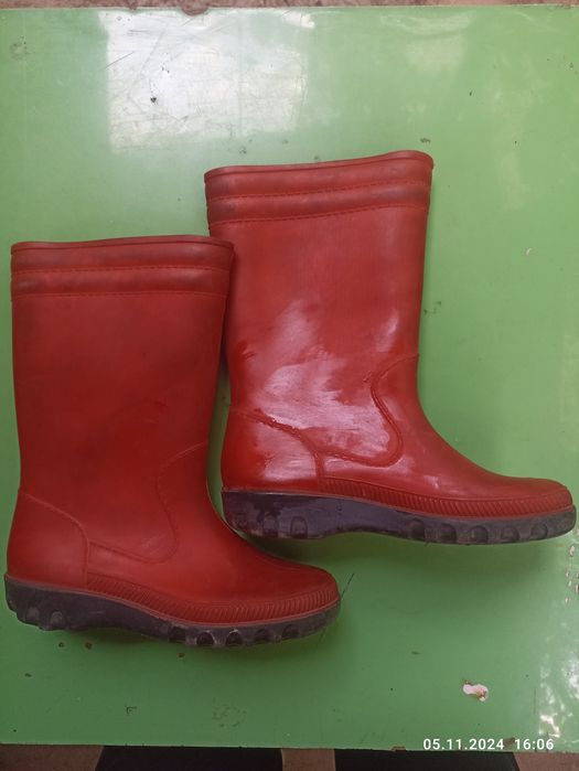 Резиновые сапожки для дождя и для мальчиков и девочек