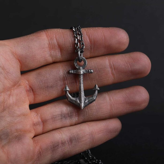 Сребърен медальон котва 925  Мъжка висулка талисман за сила.