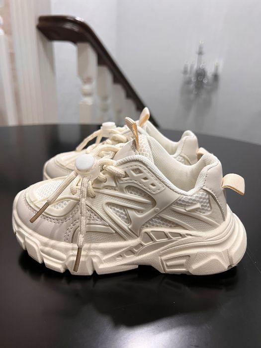 27 размер кроссовки в стиле Zara,HM