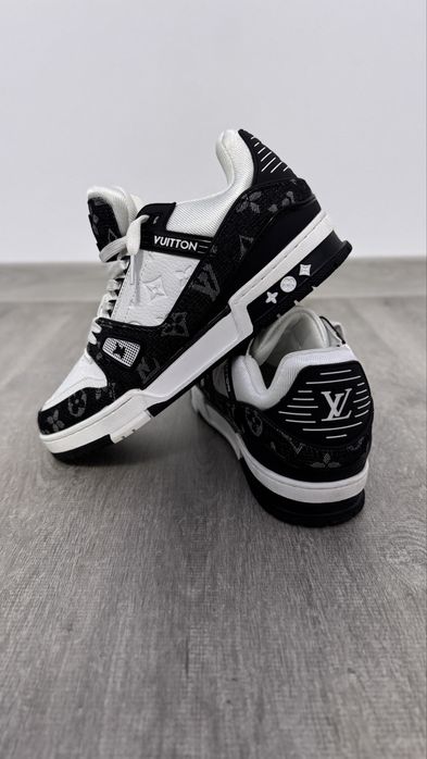 Adidasi LV Trainer marimea 44