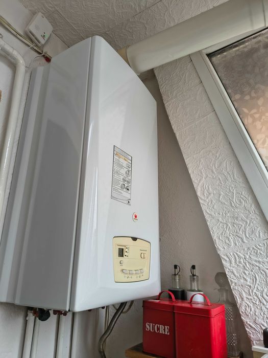 Vand apartament 2 camere decomandat