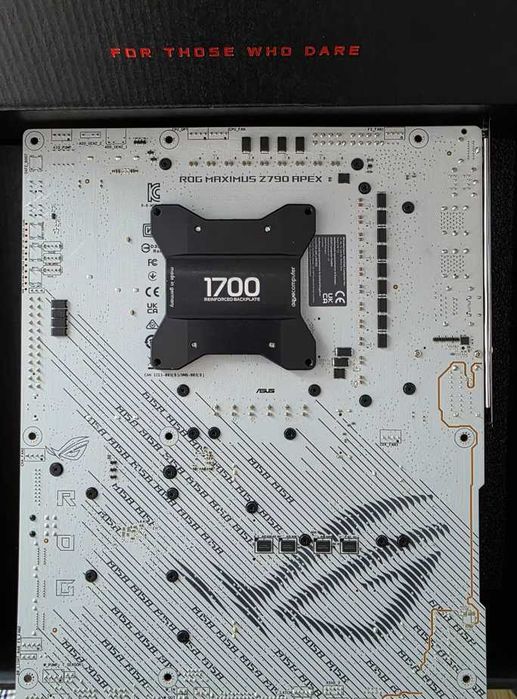 ASUS Z790 APEX дънна платка