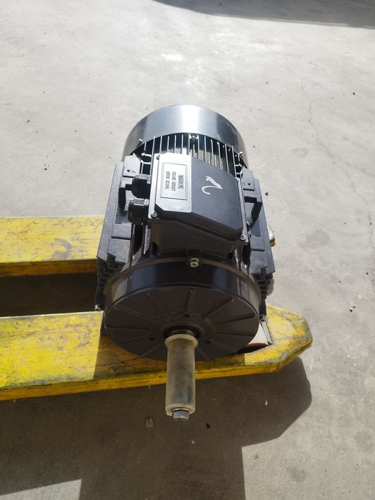 Електромотор 11kW 975 оборота