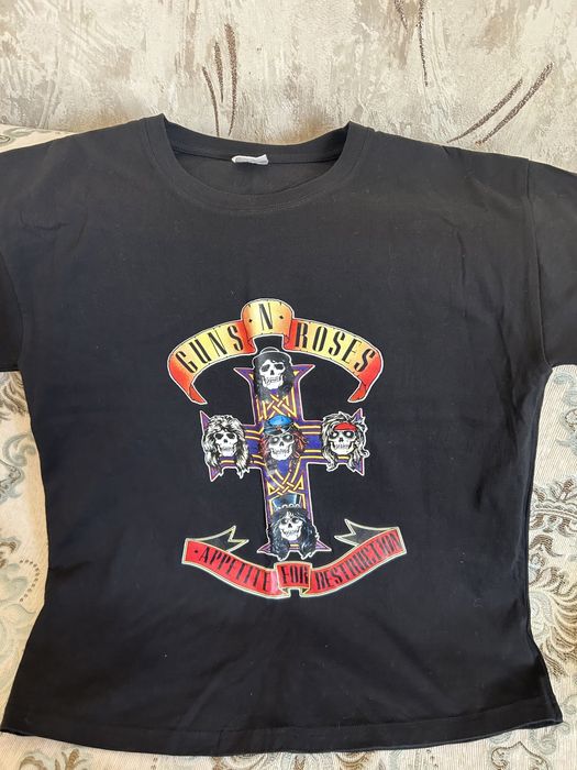 Футболки с принтом черные