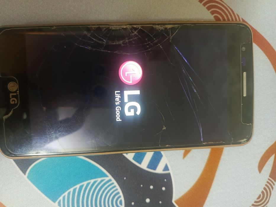 LG K8 (2017) android Telefon