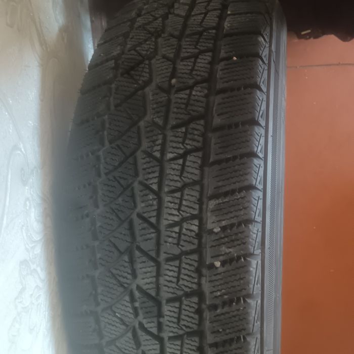 Продам Шины  225×65×17 б/у