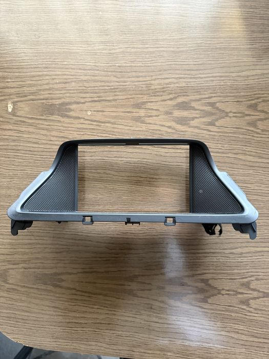 Оригинална мултимедия за CLS W218