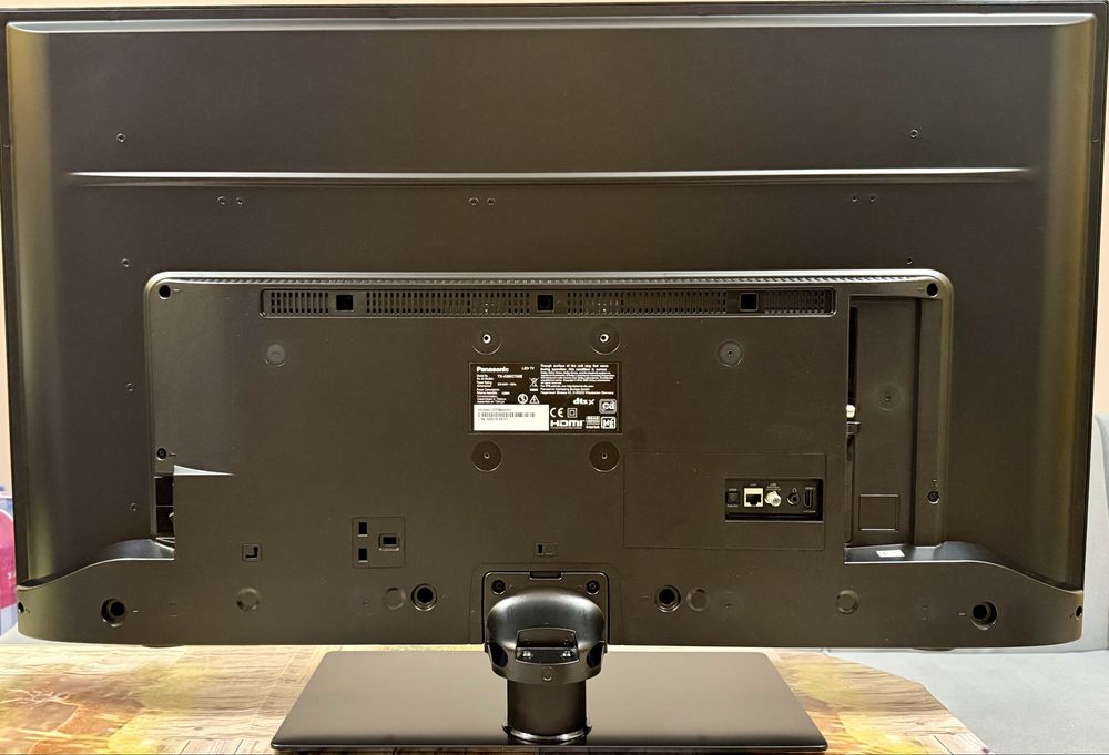 Panasonic TX-43MX700E, 43”
